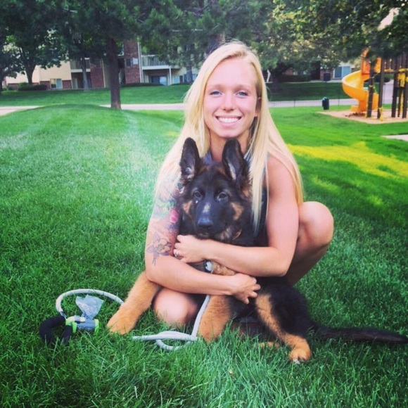 Meet your Posher, Carlee! - Picture 9 of 10